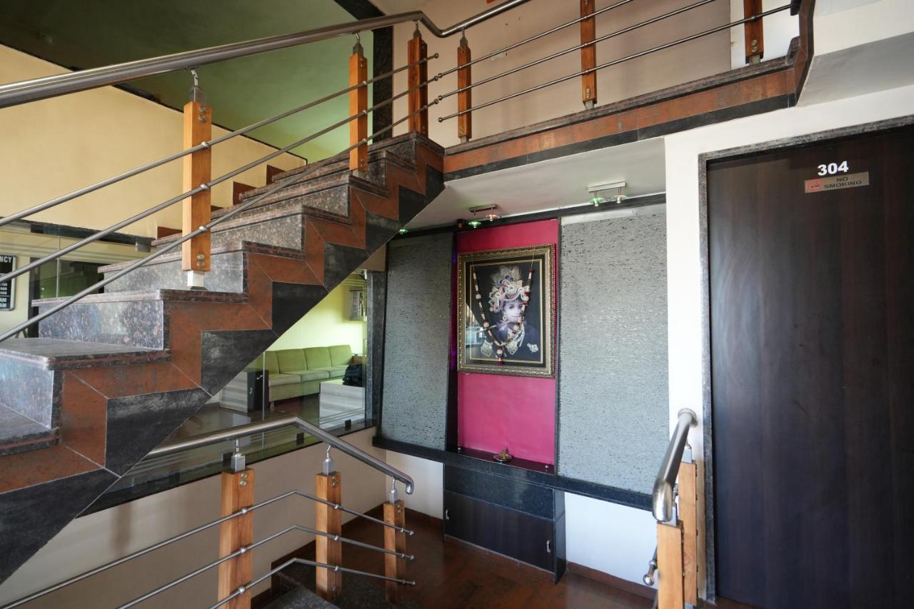 Hotel Ravi Residency Nadiad Bagian luar foto
