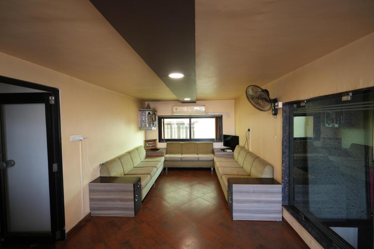 Hotel Ravi Residency Nadiad Bagian luar foto